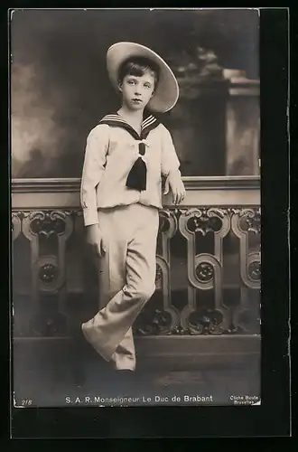 AK Der Herzog von Brabant mit Matrosenanzug in einer Studiokulisse