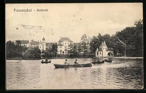 AK Franzensbad, Stadtteich mit Kanubooten