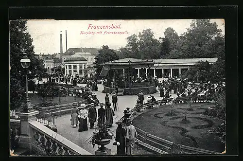 AK Franzensbad, Kurplatz mit Franzensquelle