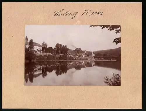 Fotografie Brück & Sohn Meissen, Ansicht Colditz i. Sa., Muldenpartie mit Teilansicht der Stadt