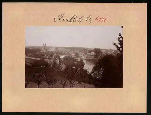 Fotografie Brück & Sohn Meissen, Ansicht Rochlitz, Blick in den Ortskern mit Flusslauf