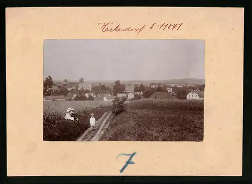 Fotografie Brück & Sohn Meissen, Ansicht Höckendorf bei Edle Krone, Kinder auf einem Feldweg am Ortsrand