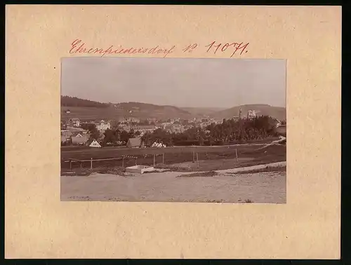 Fotografie Brück & Sohn Meissen, Ansicht Ehrenfriedersdorf, Totalansicht der Ortschaft