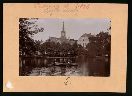 Fotografie Brück & Sohn Meissen, Ansicht Pulsnitz, Ruderboot auf dem Schlossteich