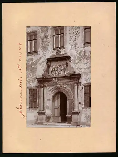 Fotografie Brück & Sohn Meissen, Ansicht Frauenstein i. Erzg., Blick auf das Schlossportal