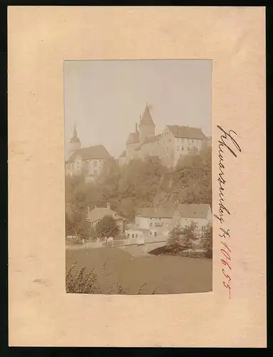 Fotografie Brück & Sohn Meissen, Ansicht Schwarzenberg i. Erzg., Teilansicht des Ortes mit Blick zur Kirche und Schloss