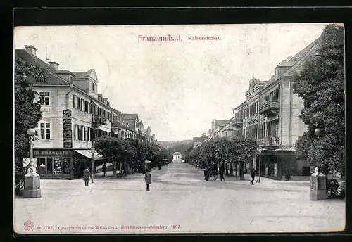 AK Franzensbad, Kaiserstrasse mit Blick auf Franzensquelle