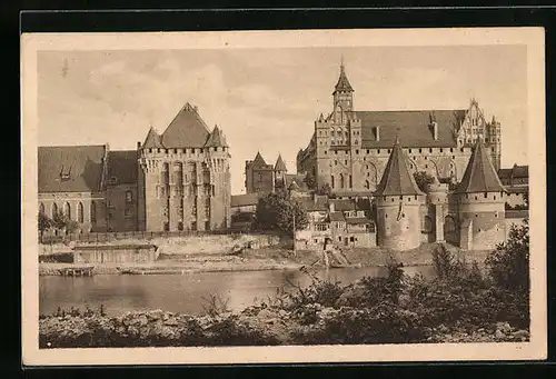 AK Marienburg, Hoch- und Mittelschloss, Westseite