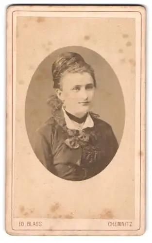 Fotografie Ed. Blass, Chemnitz, Friedrichstr. 12, Junge Dame mit Hochsteckfrisur