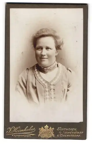 Fotografie J. Heimhuber, Sonthofen, Immenstädter Str., Junge Dame im hübschen Kleid