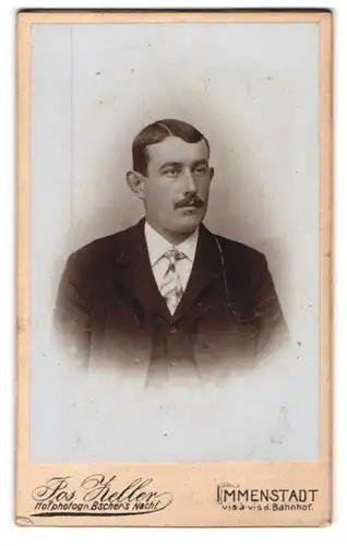 Fotografie Jos. Zeller, Immenstadt /Ällgäu, Elegant gekleideter Herr mit Moustache