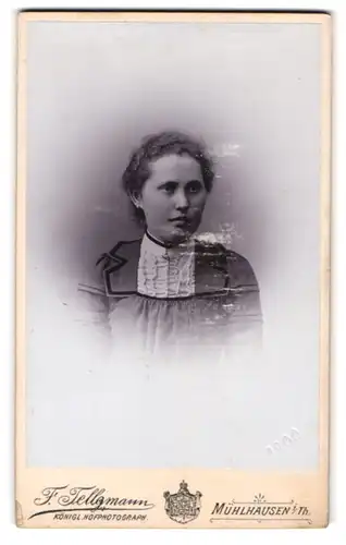 Fotografie F. Tellgmann, Mühlhausen i /Th., Junge Dame mit zurückgebundenem Haar