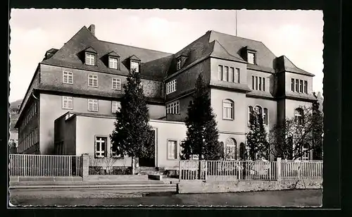 AK Königswinter a. Rhein, Adam-Stegerwald-Haus mit Strassenpartie