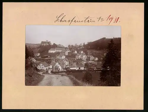 Fotografie Brück & Sohn Meissen, Ansicht Scharfenstein, Ortsansicht mit Güterbahnhof, Eisenbahn-Anlagen