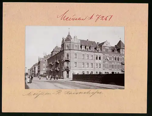 Fotografie Brück & Sohn Meissen, Ansicht Meissen i. Sa., Blick in die Kaiserstrasse am Modehaus Bertha Pfeilschm