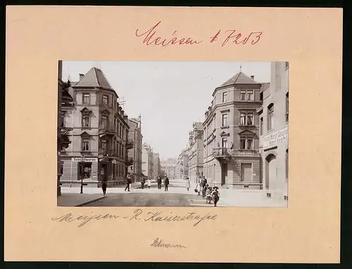 Fotografie Brück & Sohn Meissen, Ansicht Meissen i. Sa., Kaiserstrasse mit Wurstwaare Karl Krahl u. Colonialwaren Geschäft