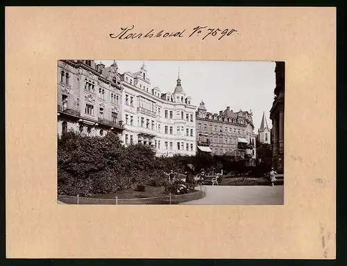 Fotografie Brück & Sohn Meissen, Ansicht Karlsbad, Marienbader Strasse mit Promenade am Kaiserbad