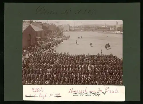 Fotografie Brück & Sohn Meissen, Ansicht Döbeln i. Sa., Abmarsch von der Parade 11. Infanterie-Regiment Nr. 139