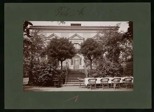 Fotografie Brück & Sohn Meissen, Ansicht Döbeln i. Sa., Frontansicht des Offizierskasino des 11. Inf.Rgt. 139