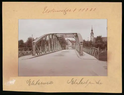 Fotografie Brück & Sohn Meissen, Ansicht Elsterwerda, Blick auf die Elsterbrücke zur Kirche