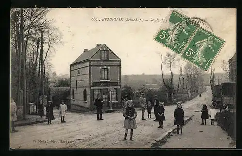 AK Epouville, Une rue, Strassenpartie