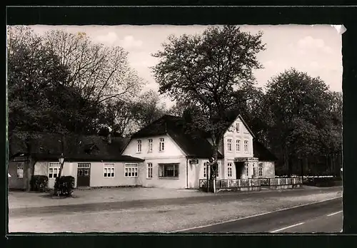 AK Schneverdingen, Gasthaus Hof Barrl mit Strassenpartie