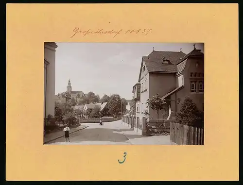 Fotografie Brück & Sohn Meissen, Ansicht Grossröhrsdorf i. Sa., Blick in die Mittelgasse mit Wohnhäusern