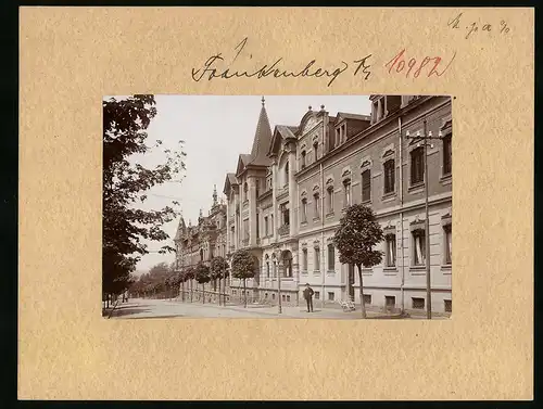Fotografie Brück & Sohn Meissen, Ansicht Frankenberg i. Sa., Blick in die Ahornstrasse mit Wohnhäusern