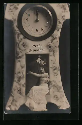 AK Liebespaar in riesiger Standuhr wünscht Prosit Neujahr