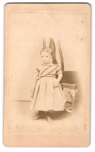 Fotografie Hermann Ramm, Hannover, Cellerstr. 57, Kleines Kind im modischen Kleid