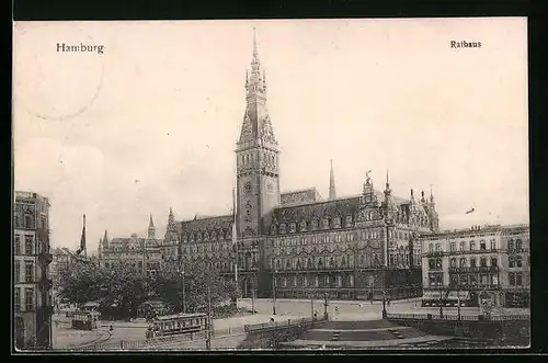 AK Hamburg, Strassenbahnen am Rathaus