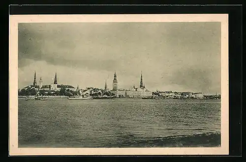 AK Riga, Teilansicht der Stadt mit Schiffen im Hafen, Kirchen
