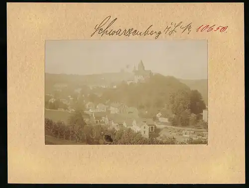 Fotografie Brück & Sohn Meissen, Ansicht Schwarzenberg i. Erzg., Blick auf die Stadt mit Schloss Schwarzenberg