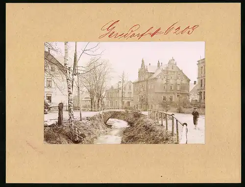 Fotografie Brück & Sohn Meissen, Ansicht Gersdorf Bez. Chemnitz, Dorfstrasse mit Rathaus & Postamt