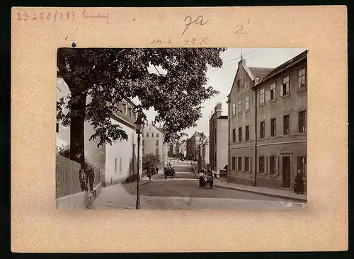 Fotografie Brück & Sohn Meissen, Ansicht Limbach i. Sa., Strassenansicht mit Wohnhäusern