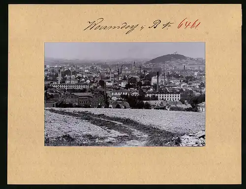 Fotografie Brück & Sohn Meissen, Ansicht Warnsdorf i. B., Blick über die Dächer Stadt mit Schornsteinen