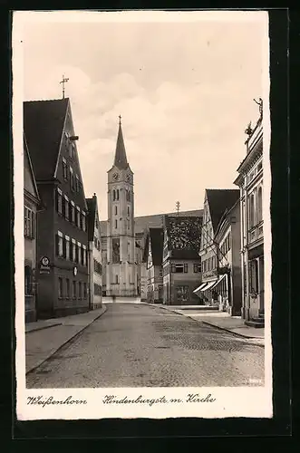 AK Weissenhorn, Hindenburgstrasse mit Kirche