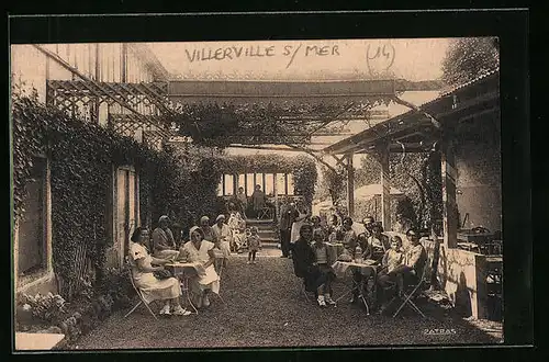 AK Villerville-sur-Mer, Kundschaft des Restaurants H. Chopitel