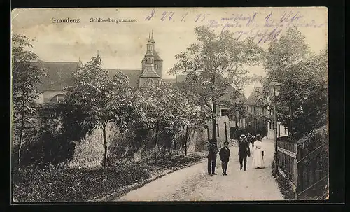 AK Graudenz, Passanten in der Schlossbergstrasse