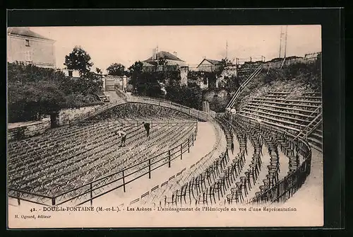 AK Doue-la-Fontaine, Les Arenes, L`amenagement de l`Hemicycle en vue d`une Representation