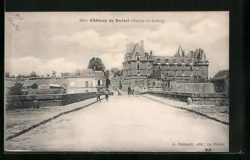 AK Durtal, Kinder auf dem Weg zum Schloss