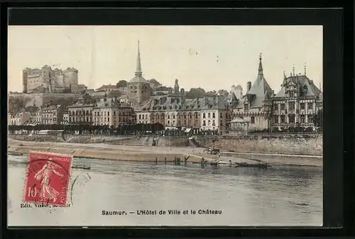 AK Saumur, L`Hotel de Ville et le Chateau