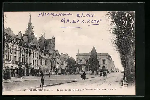 AK Saumur, L`Hotel de Ville et la Place