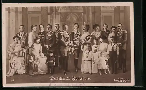 AK Kaiserin Auguste Victoria Königin von Preussen, im Kreise des deutschen Kaiserhauses