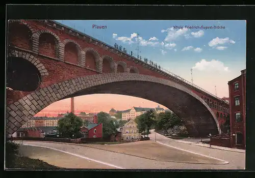 AK Plauen i. V., König Friedrich-August-Brücke mit Stadtblick