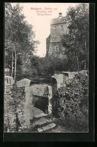 AK Stolpen i. Sa., Partie am Brunnen mit Seigerturm