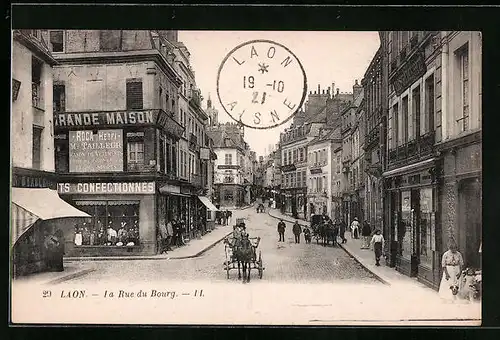 AK Laon, La Rue du Bourg