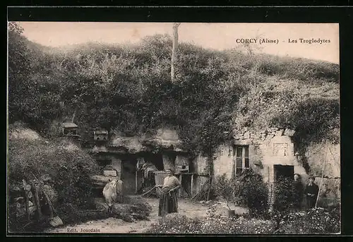 AK Corcy, les Troglodytes