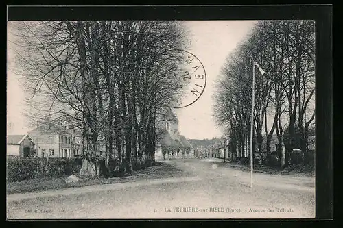 AK La Ferrière-sur-Risle, Avenue des Tilleuls