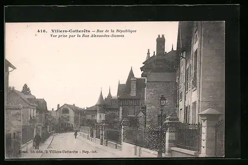 AK Villers-Cotterets, Rue de la République, vue prise par la Rue Alexandre-Dumas